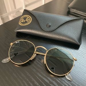 Ray-Ban Round Metal Sunglasses